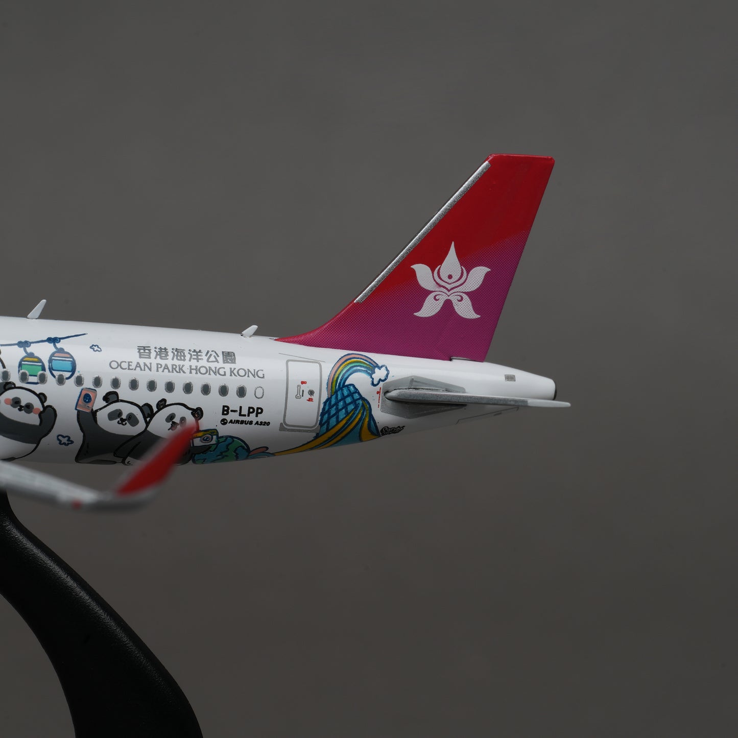 Hong Kong Airlines x Ocean Park "Panda Friends"|  A320 1:400 Limited Edition Livery Aircraft Model A320 1:400 限量版彩繪客機飛機模型